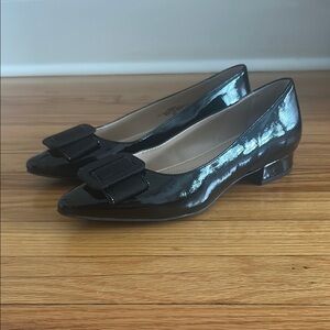 Adrienne Vittadini Black Flats with Bow Accent